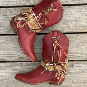 Reddish brown leather boots Frye Sz 6.5